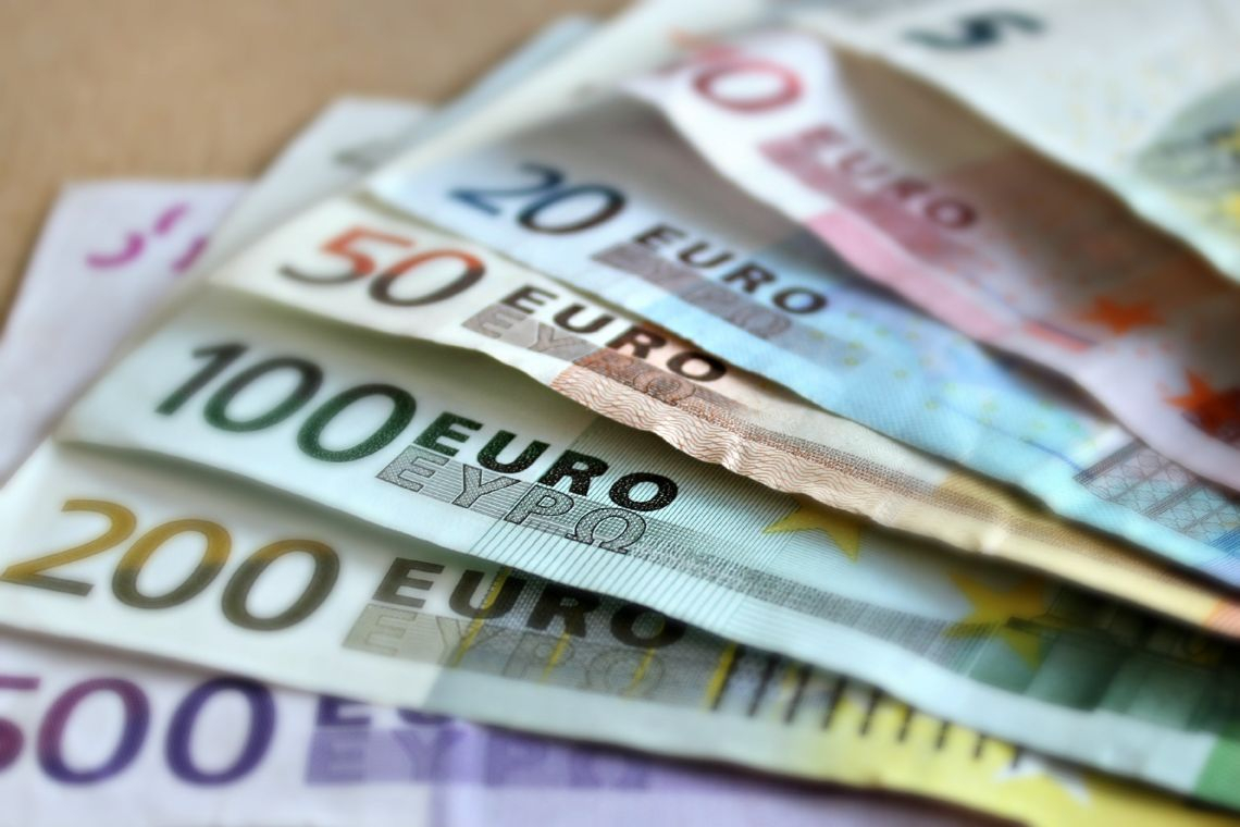 Škof Saje zanika očitke o davčni utaji