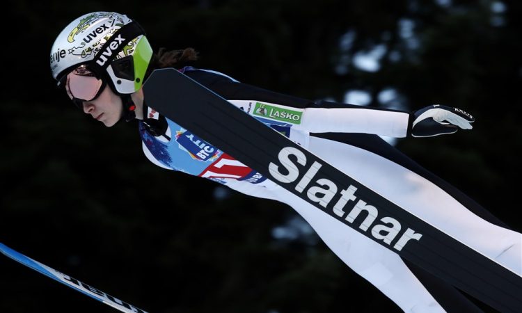 Nika Prevc srebrna na mladinskem SP v Whistlerju
