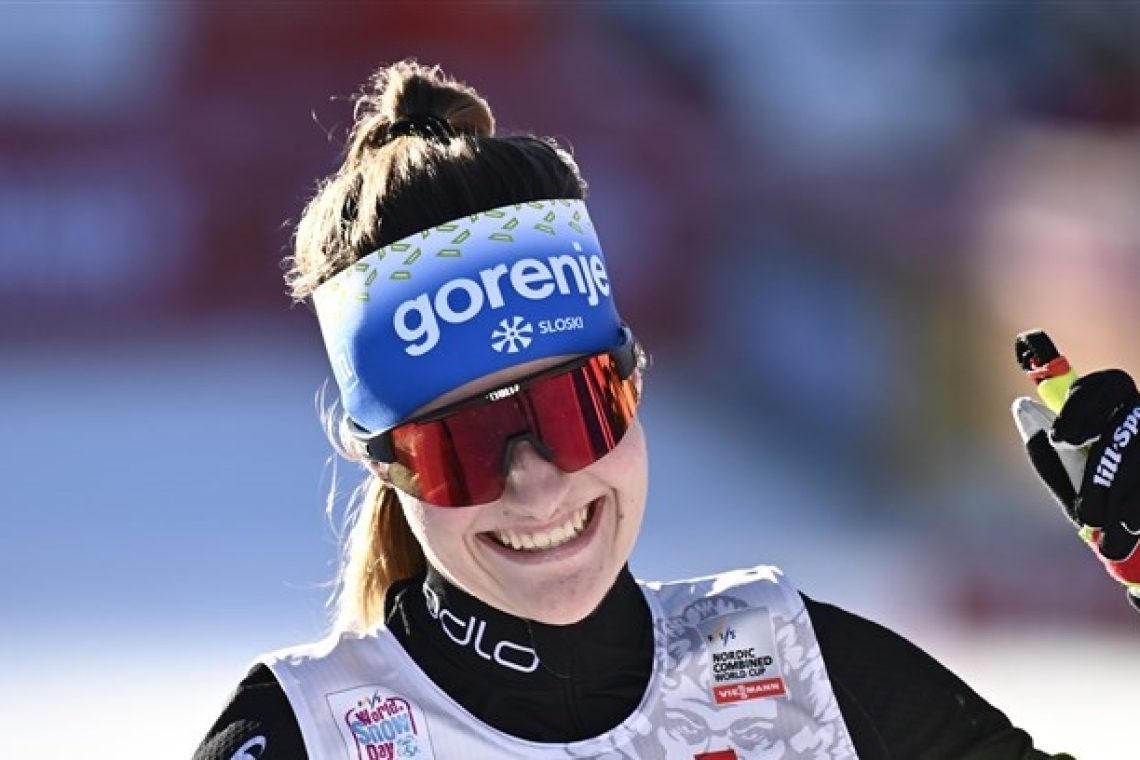 Ema Volavšek sedma po skoku, v vodstvu Norvežanka Westvold Hansen