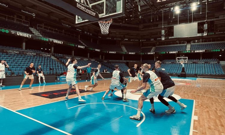Slovenija v Tallinnu prekinila zmagoviti niz