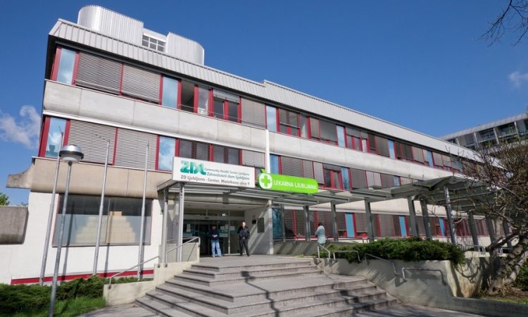 ZD Ljubljana, pred sejo protesta opozicije