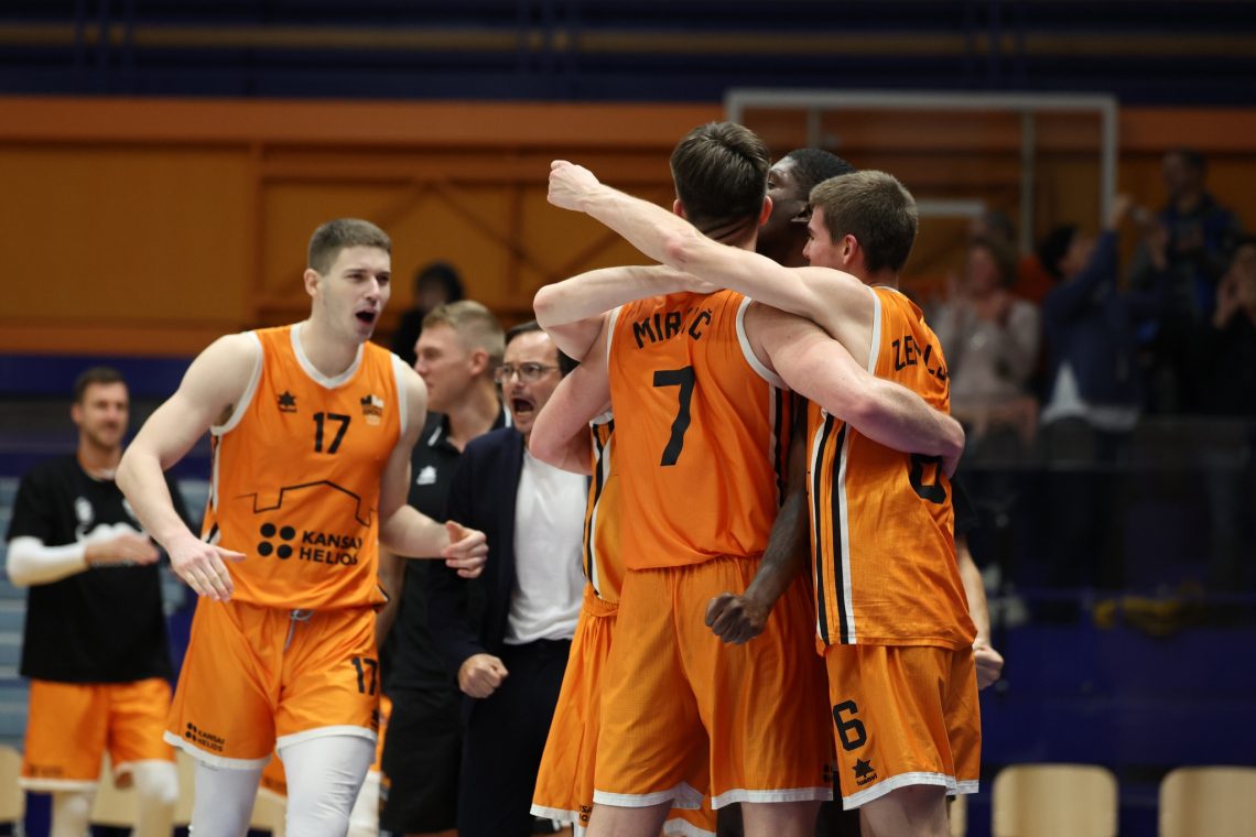 Košarkarji Hopsov Polzele so v tekmi 9. kroga košarkarske lige Nova KBM premagali GGD Šenčur po podaljšku s 95:94 