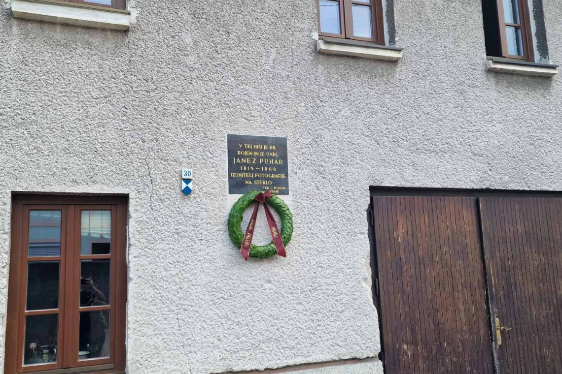 Pred 160 leti se je poslovil izumitelj fotografije na steklo Janez Puhar