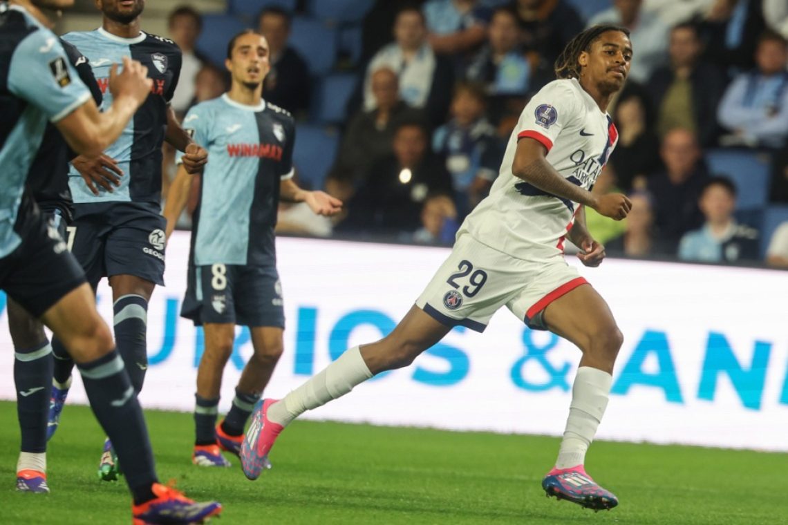 PSG sezono začel z visoko zmago
