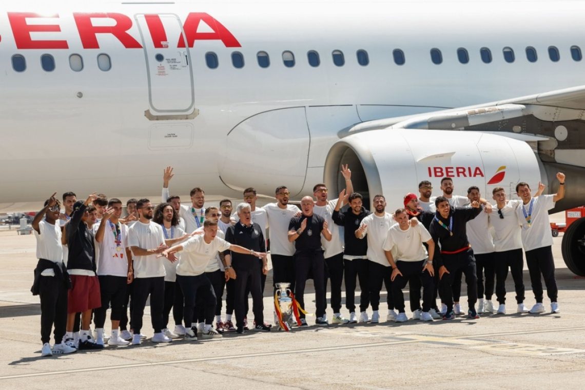 Španska nogometna reprezentanca z gesto solidarnosti za žrtve poplav