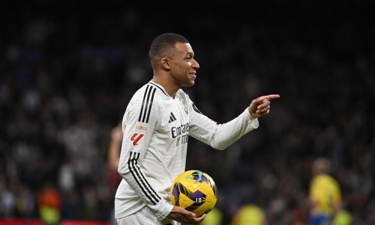 Real Madrid izkoristil spodrsljaja Atletica in Barcelone za skok na vrh