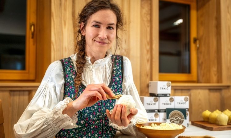 Zlata medalja za velikoplaninski sir trnič na prestižnem švicarskem tekmovanju