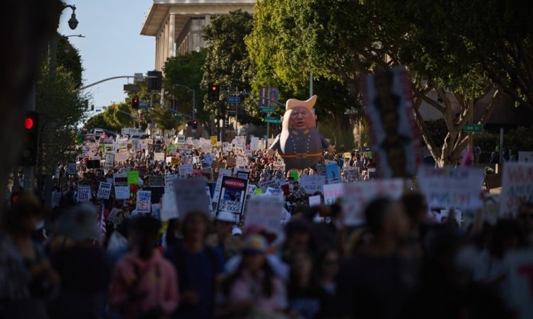 V ZDA in Evropi množični protesti proti Trumpu