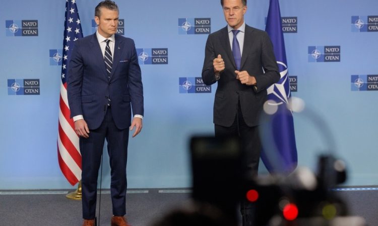 Rutte napovedal zgodovinski dogovor o obrambnih zmogljivostih