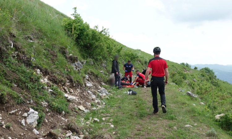 Nemški jadralni padalec se je huje poškodoval pri vzletu na Kobali