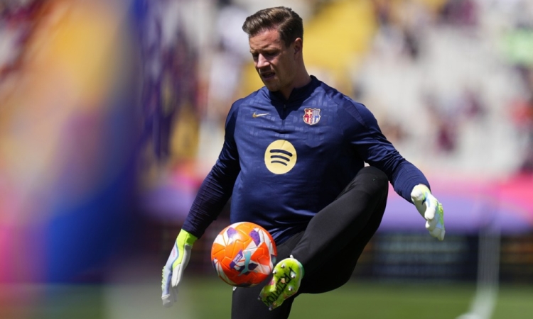 Szczesny v Barceloni do 2027