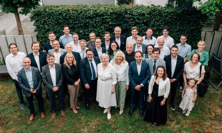 Slovenska vesoljska delegacija sklenila uspešen obisk na Bavarskem