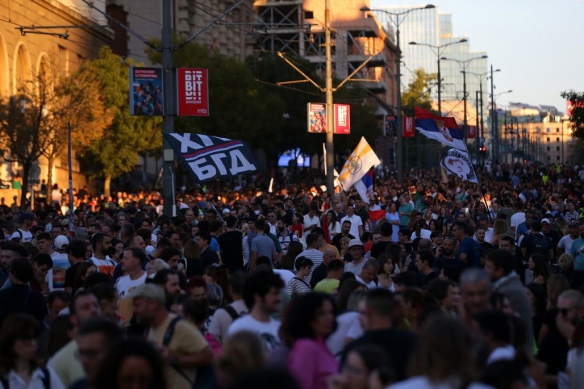 V Srbiji s protesti obeležili deset mesecev od tragedije na železniški postaji