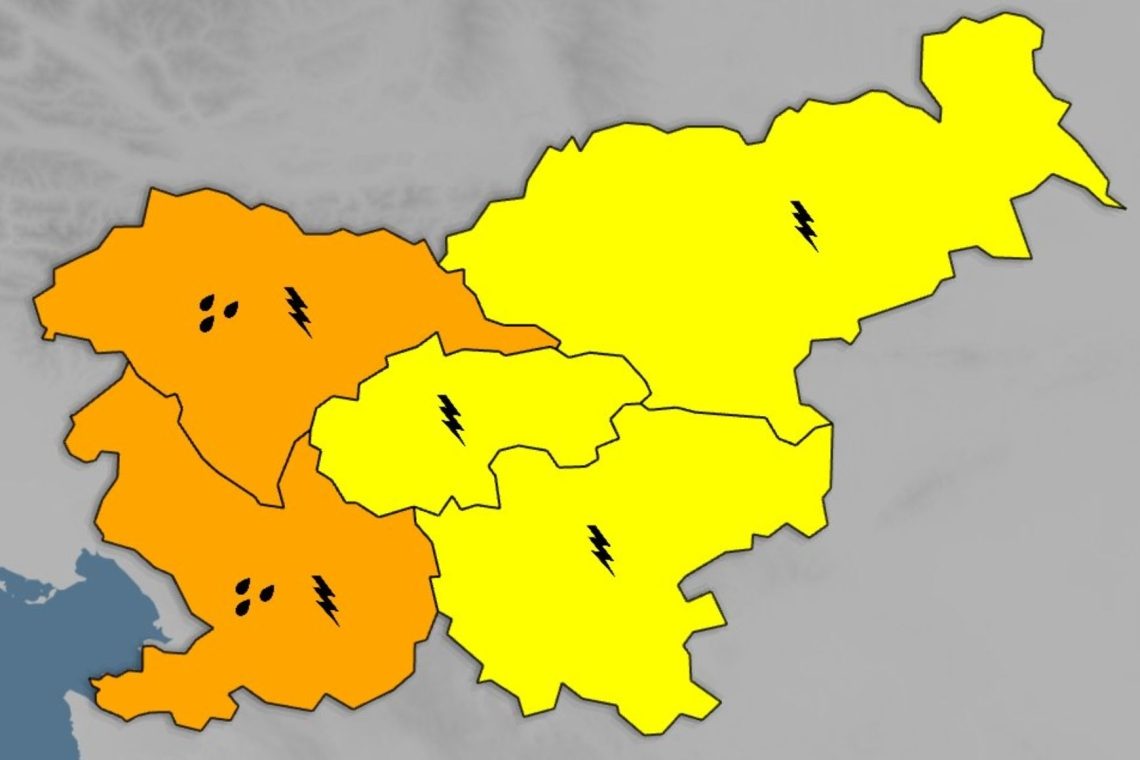 Zaradi močnega deževja v Kopru odprli parkirni hiši Belveder in Sonce