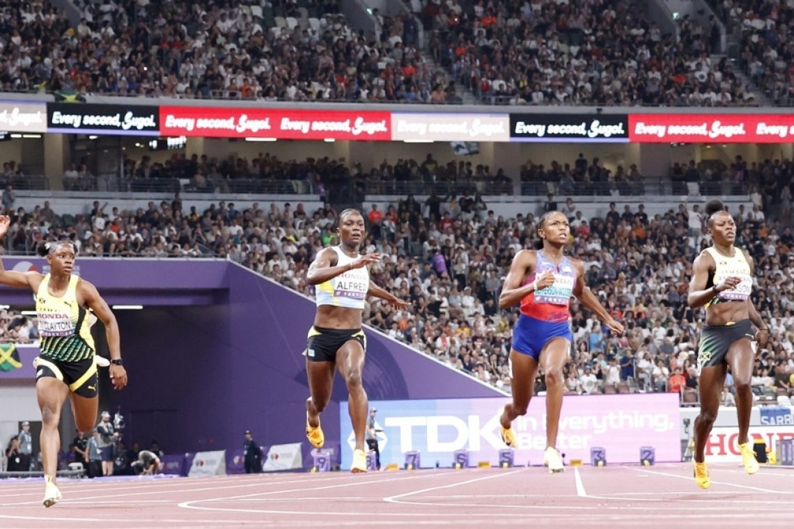 Jamajčanoma zlato in srebro na SP v teku na 100 m, prvak je Seville