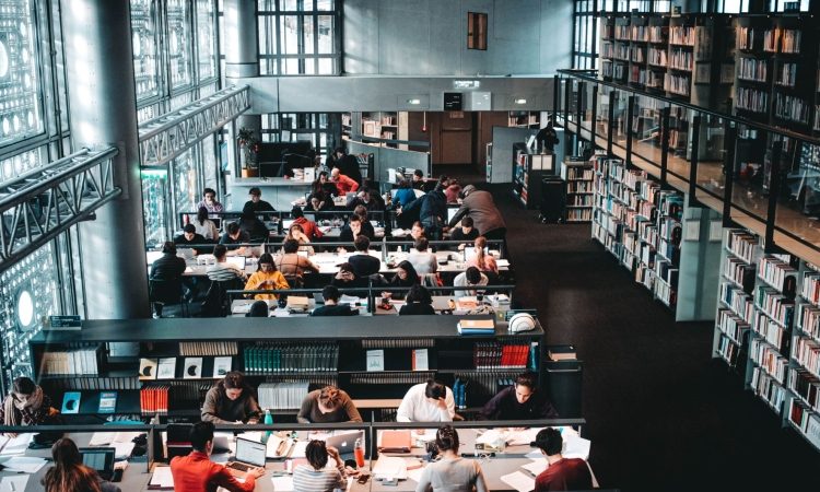 Odprt zadnji rok za zapolnitev prostih študijskih mest