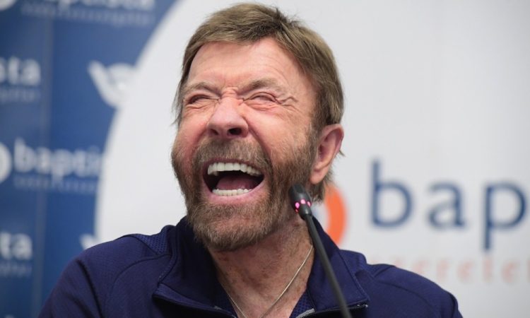 Chuck Norris ostaja neustavljiv tudi pri 85 letih