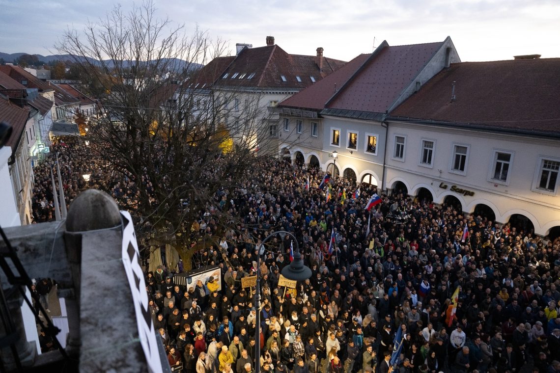 Več kot 10.000 ljudi v Novem mestu zahtevalo varnostne spremembe