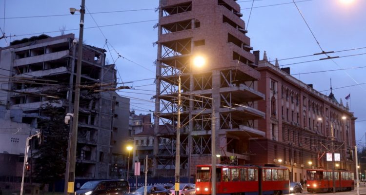 Srbija z lex specialis za Kushnerjev hotel sprožila burne odzive doma in v tujini