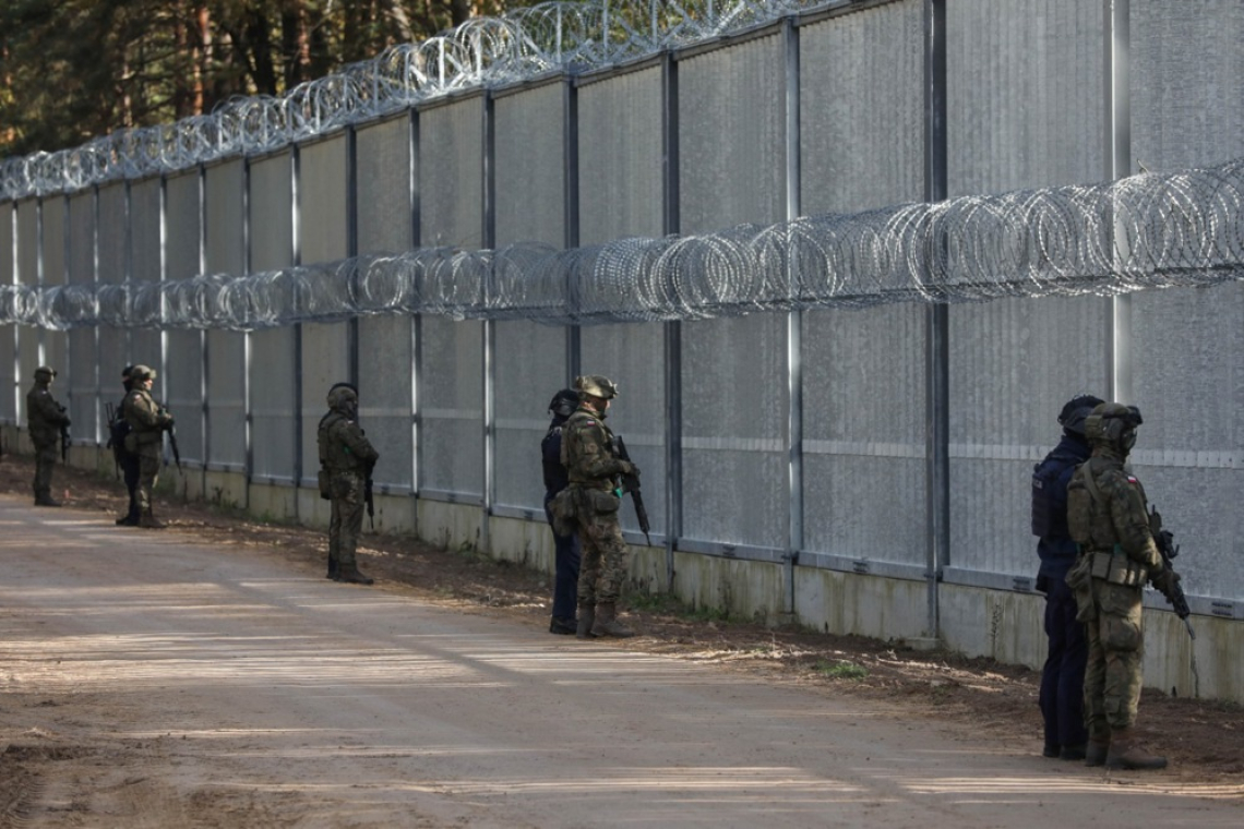 Poljska v ponedeljek odpira mejna prehoda z Belorusijo