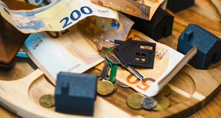 ŠOS opozarja na dodatne stroške, ki bremenijo študente