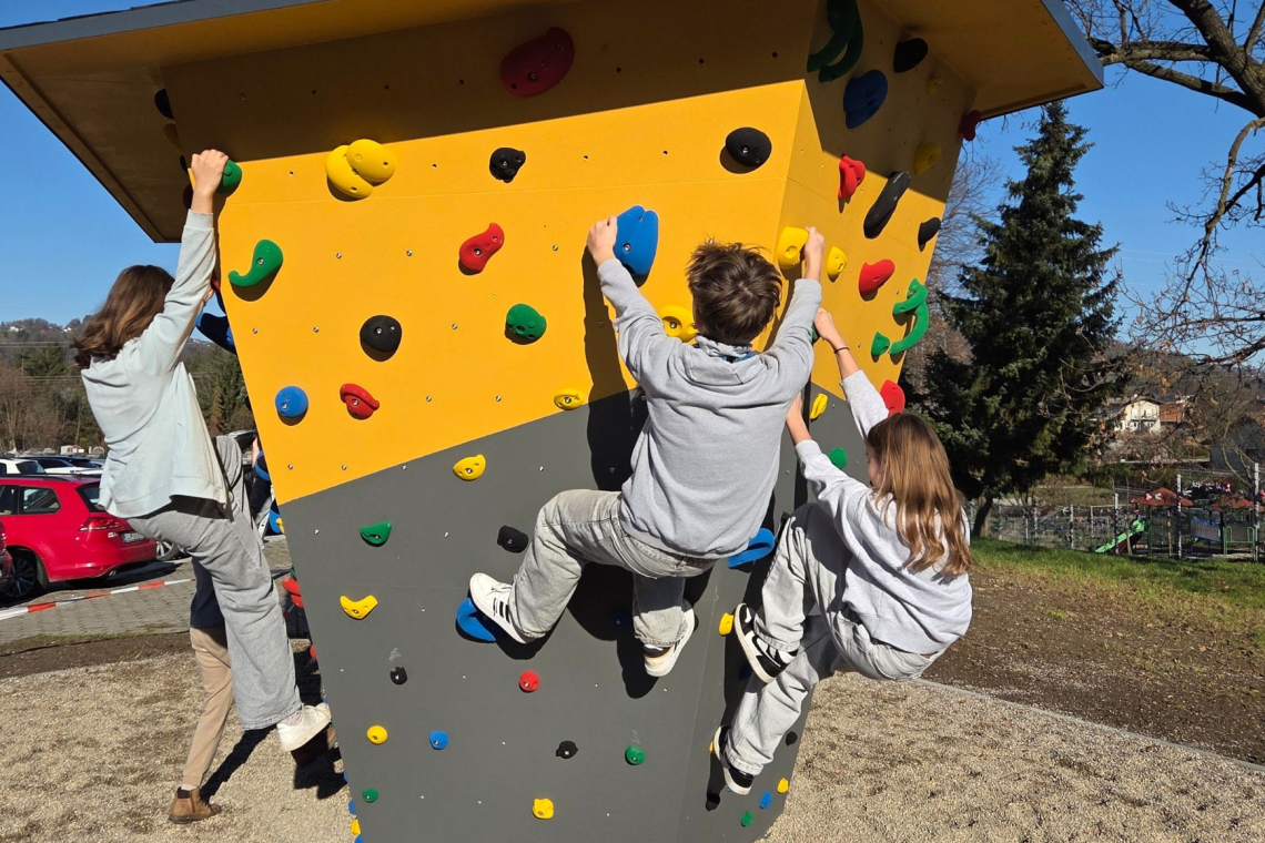 V Limbušu nova plezalna stena za otroke od četrtega leta dalje