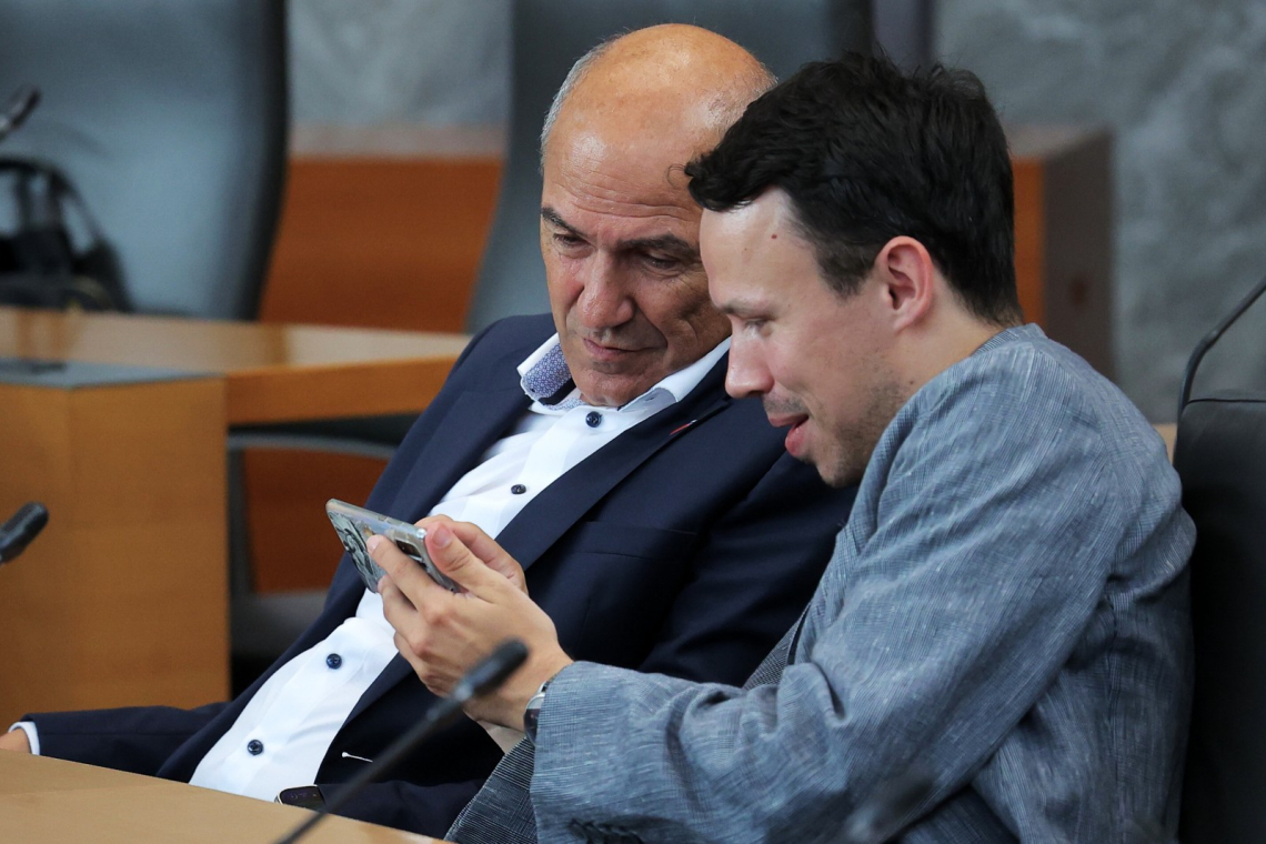 SDS ostaja na vrhu, Svoboda z rahlim dvigom, Gerbčeva stranka prehitela Prerod