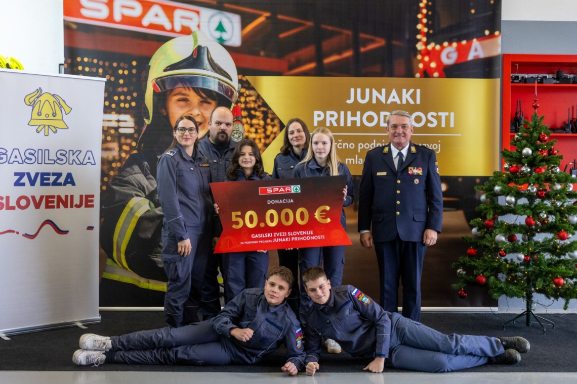 Spar Slovenija namenil 50.000 evrov programom za mlade gasilce