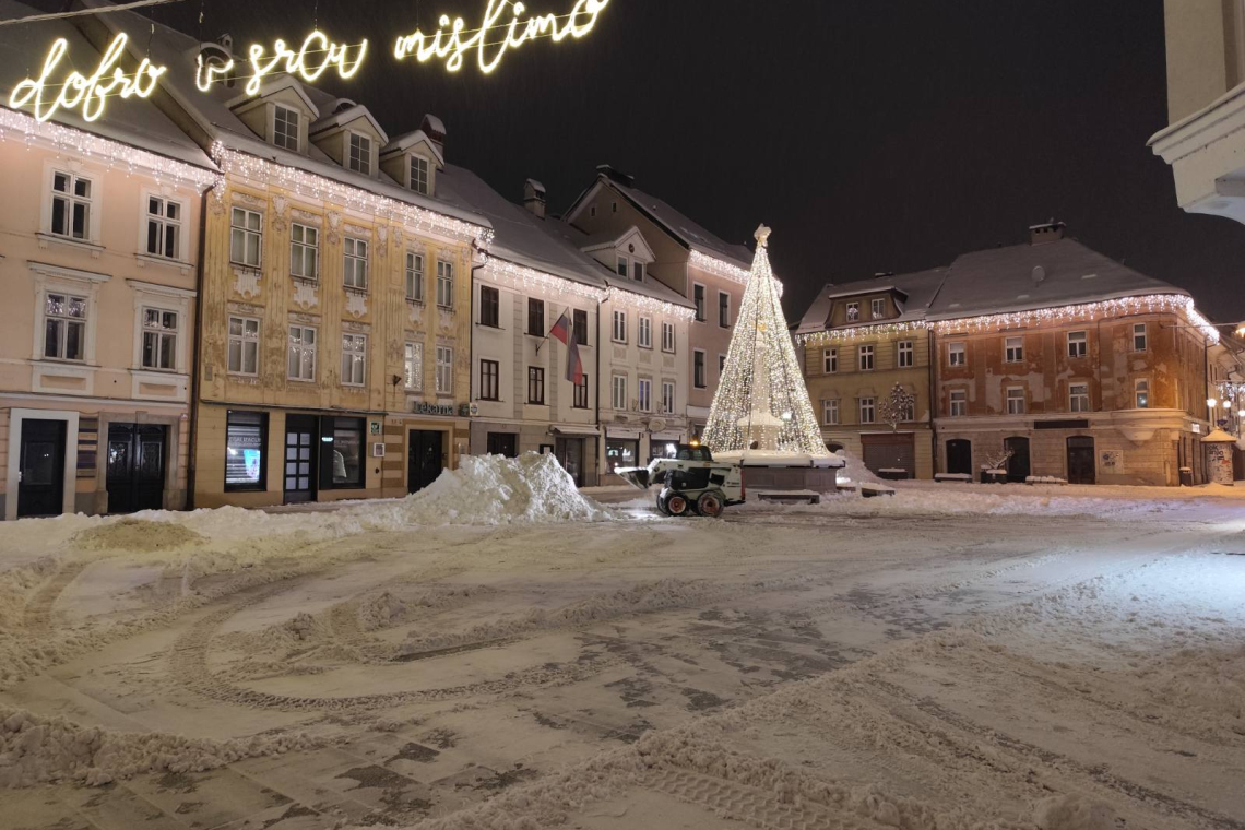 Po nižinah zapadlo do 30 centimetrov snega