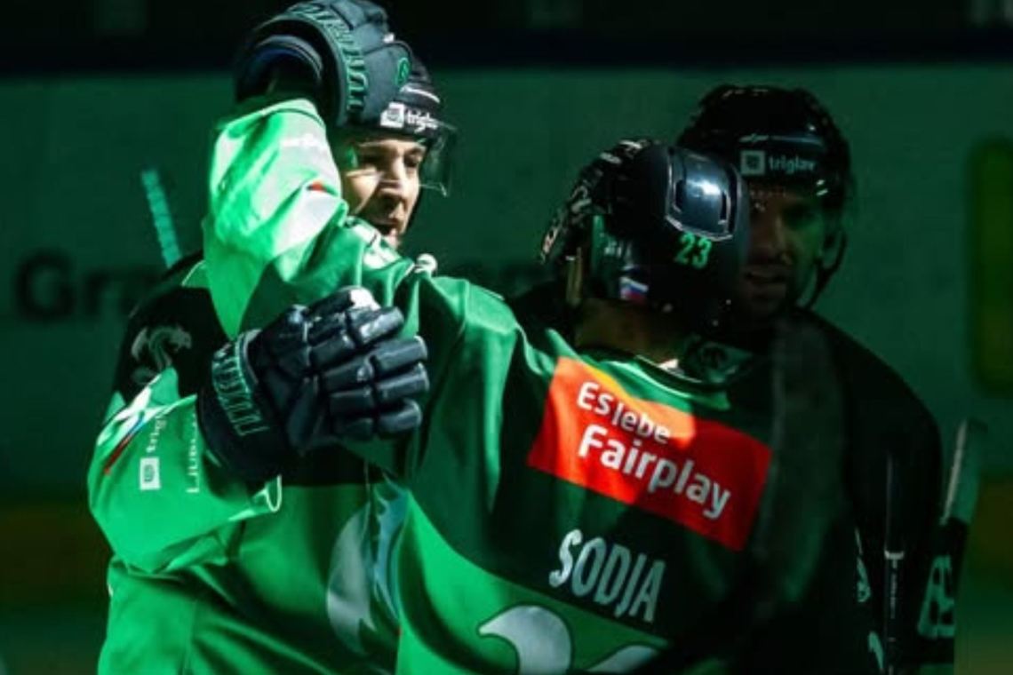 Ljubljančani brez težav povedli v finalu hokejskega DP 