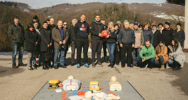 PGD Sromlje prejelo defibrilator po razpisu Društva prvih posredovalcev