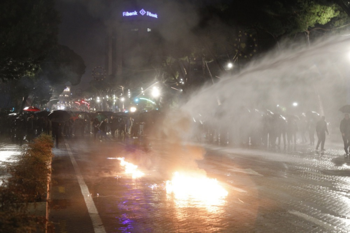 V Albaniji množični protesti proti načrtovanemu luksuznemu letovišču